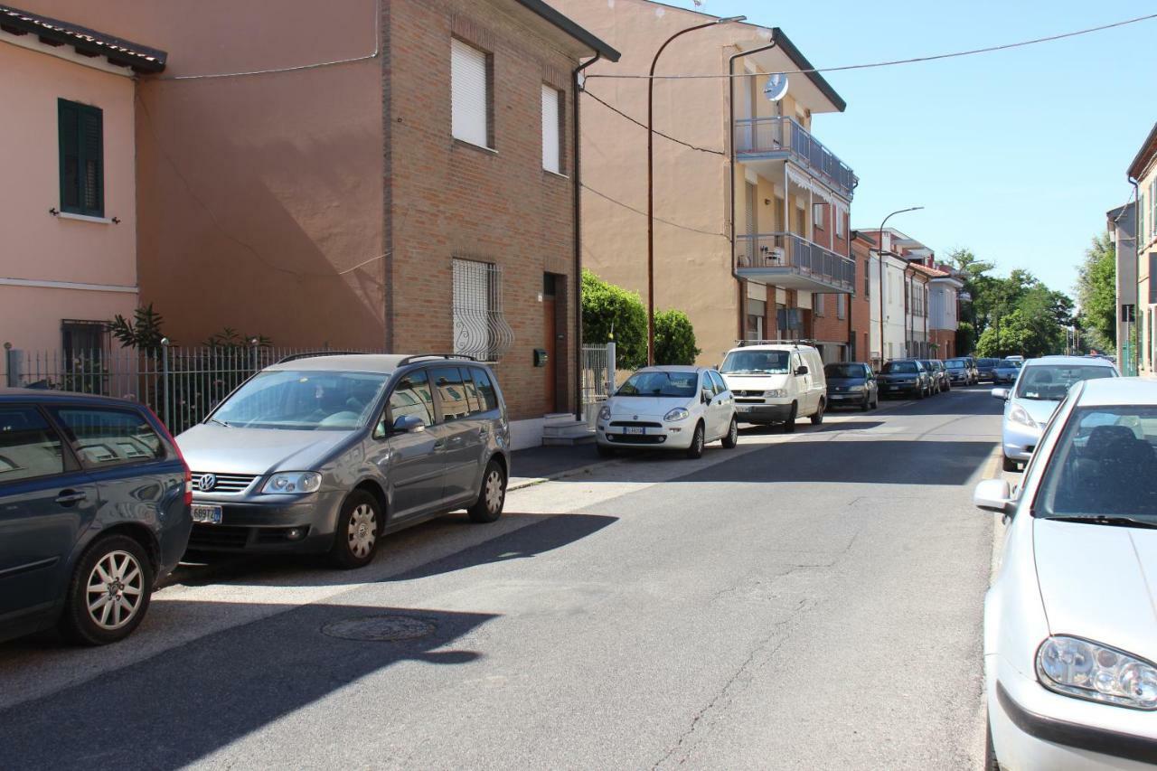 Accogliente Casa Indipendente Con Wi-Fi Gratuito, A Due Passi Dal Centro E Dalle Attrazioni Ravenna Exterior foto